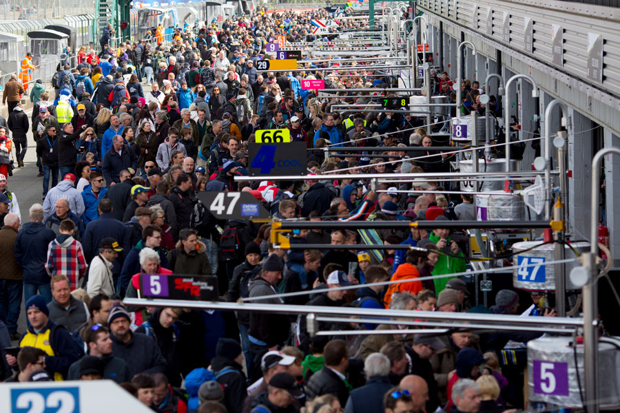 Crowded autograph session at Silverstone